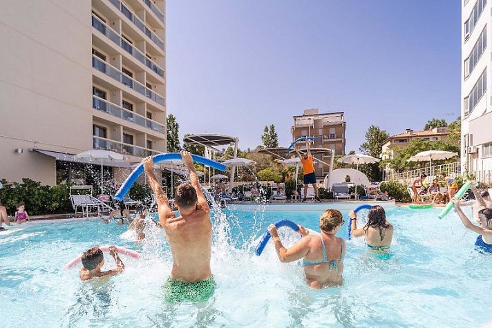 Nautilus Family Hotel