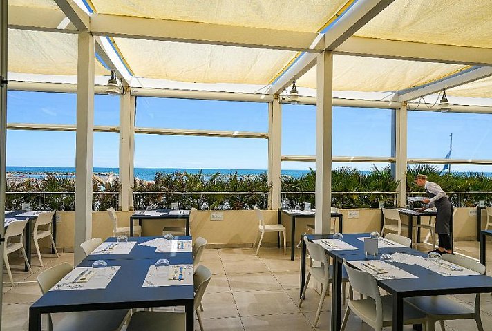 Nautilus Family Hotel