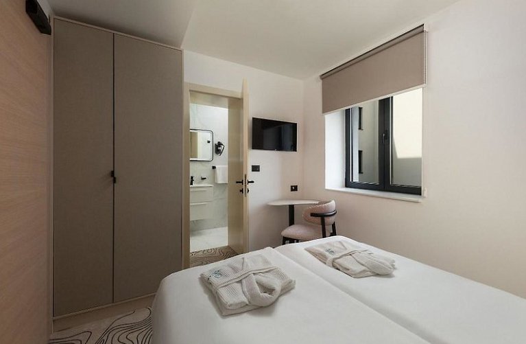 SeeSea Hotel