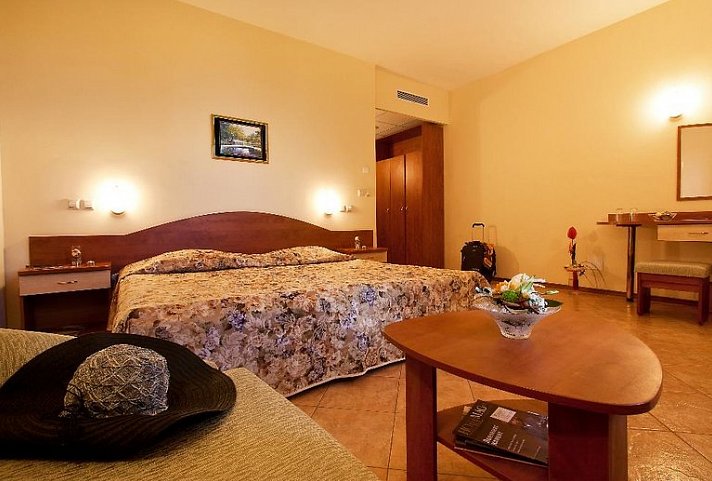 Ljuljak Hotel