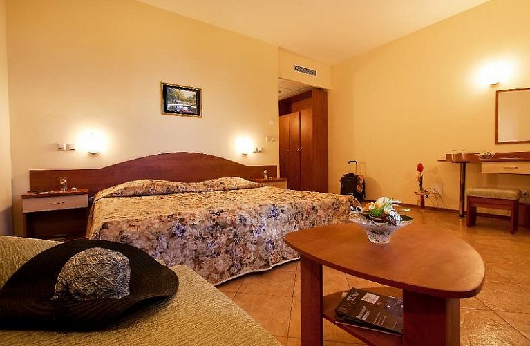 Ljuljak Hotel