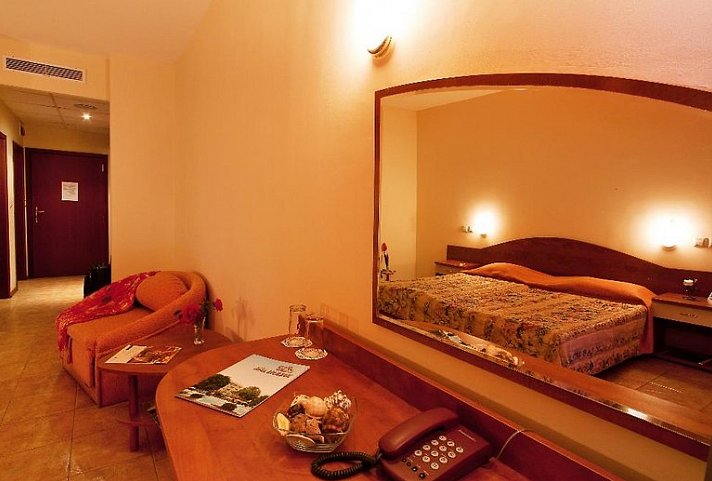 Ljuljak Hotel