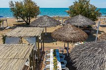 Pareus Beach Resort