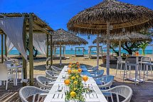Pareus Beach Resort