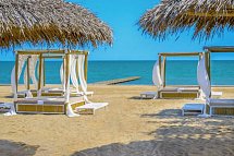 Pareus Beach Resort