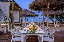 Pareus Beach Resort