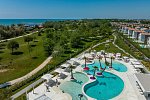 Pareus Beach Resort