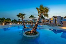 Pareus Beach Resort