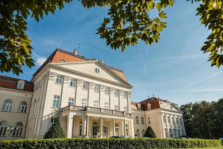 Austria Trend Schloss Wilhelminenberg
