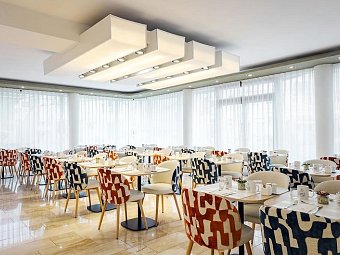 Eurostars Embassy