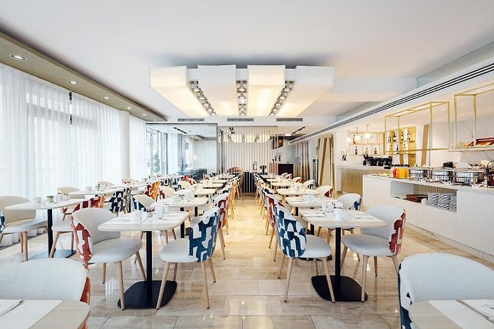 Eurostars Embassy