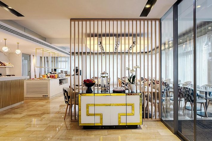 Eurostars Embassy