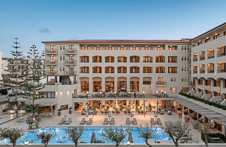 Theartemis Palace