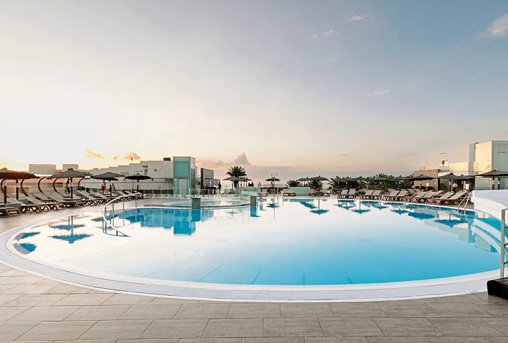 HD Beach Resort & Spa