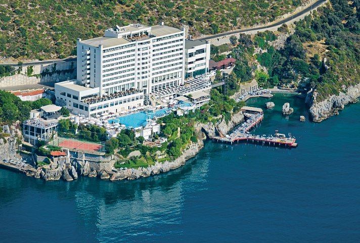 Korumar Deluxe Hotel
