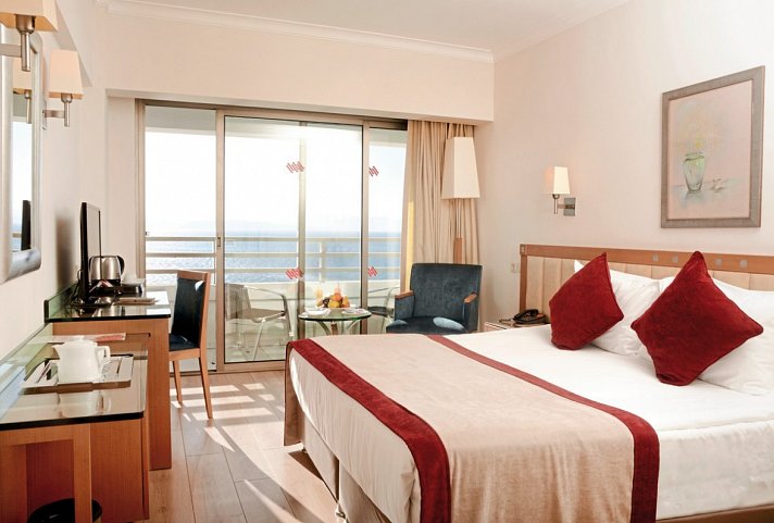 Korumar Deluxe Hotel - Wohnbeispiel Doppelzimmer Standard Meerblick (Zimmercodierung DGM)