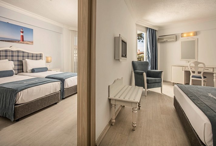 Atlantique Holiday Club - Wohnbeispiel Familienzimmer mit Verbindungstür (Zimmercodierung FV1)