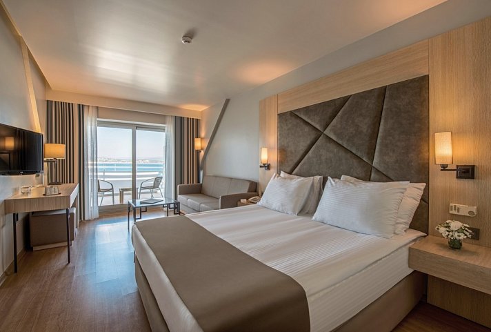 Altin Yunus Resort & Thermal Hotel - Wohnbeispiel Deluxe Meerblick (Zimmercodierung UDM)