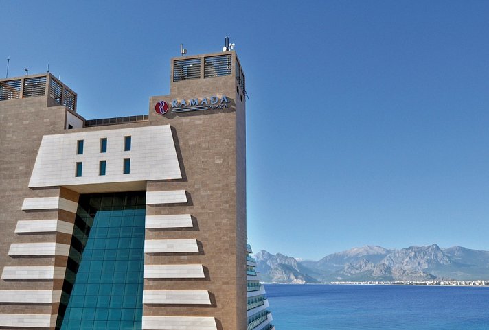 Ramada Plaza Hotel