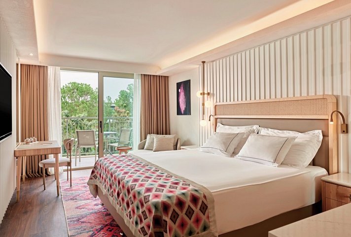 Lara Barut Collection - Wohnbeispiel Deluxe Gartenzimmer (Zimmercodierungen DD1, DC2 & FD1)