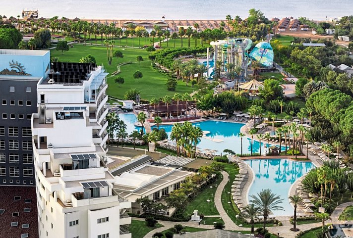 Lara Barut Collection