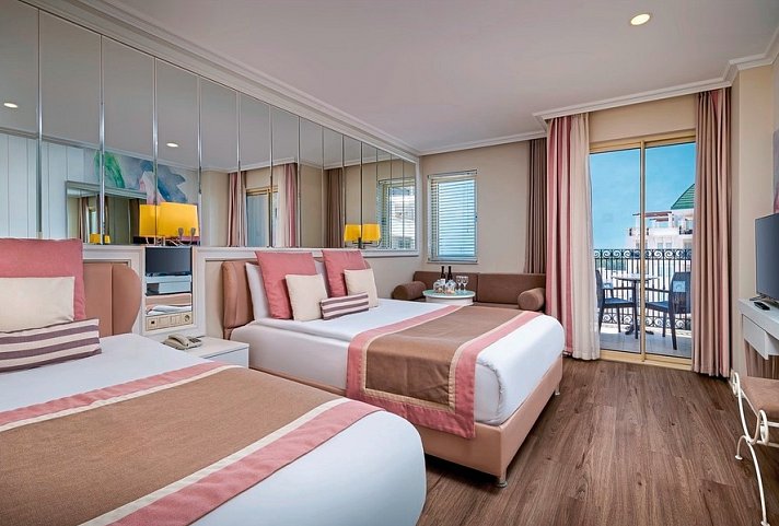 Delphin Diva Premiere - Wohnbeispiel DZ seitl. Meerblick (Zimmercodierung DBN)