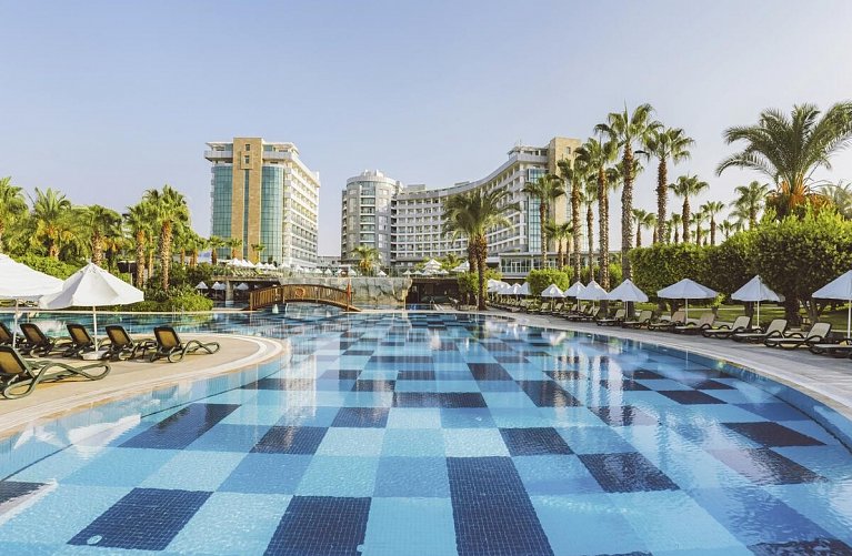 Sherwood Exclusive Lara