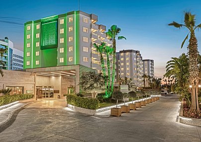 Wyndham Garden Lara Lara