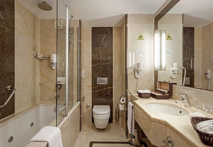 Güral Premier Belek - Beispiel Bad Deluxe Zimmer (Zimmercodierung DD1)