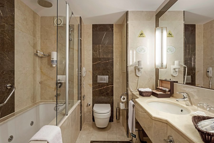 Güral Premier Belek - Beispiel Bad Deluxe Zimmer (Zimmercodierung DD1)