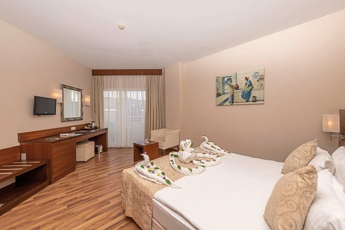 Roma Beach Resort & Spa