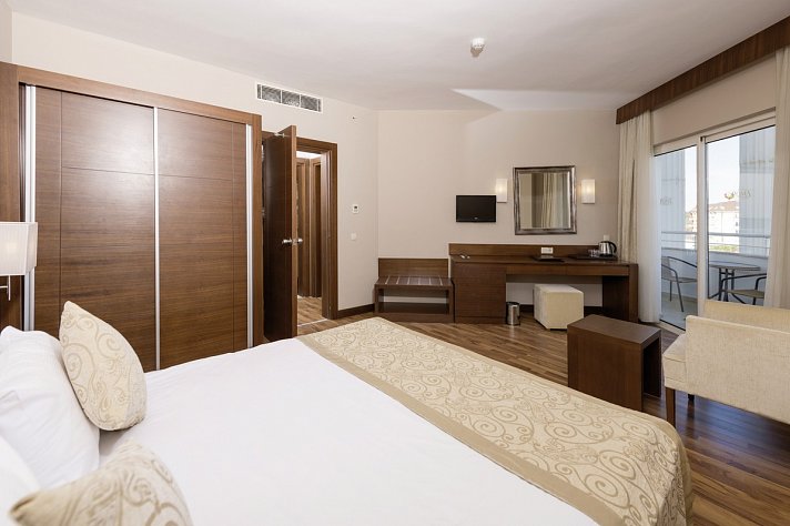 Roma Beach Resort & Spa
