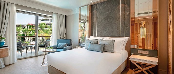 Ela Excellence Resort - Wohnbeispiel Doppelzimmer Lake House Poolblick