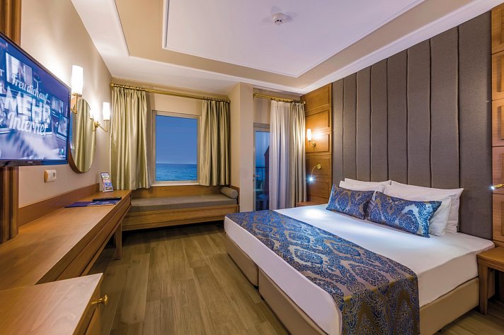 Royal Atlantis Beach