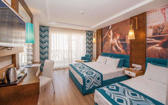 Dream World Resort & Spa