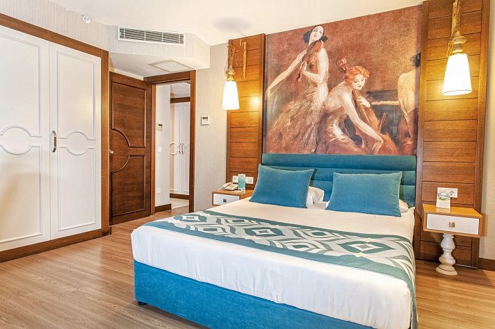 Dream World Resort & Spa