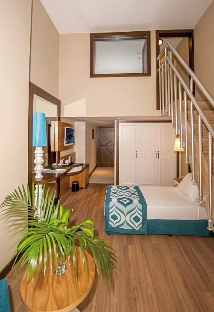 Dream World Resort & Spa