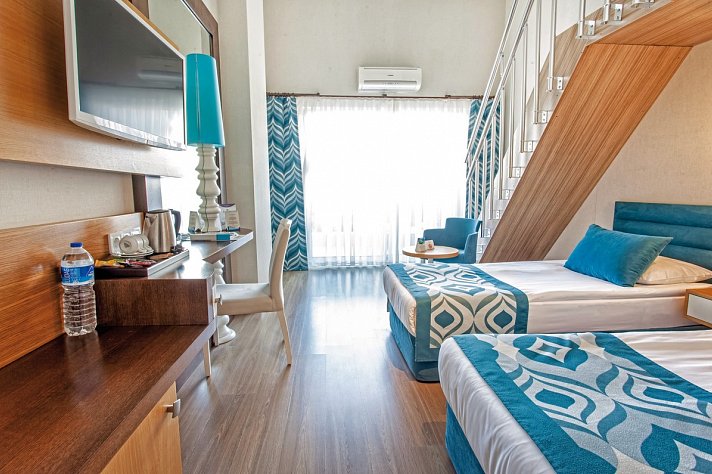 Dream World Resort & Spa