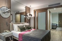 Side Star Elegance - Wohnbeispiel Familienzimmer Poolblick (Zimmercodierung FBP)