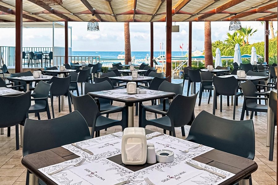 Side Aluna Hotel