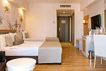 Side Aluna Hotel