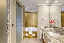 Royal Holiday Palace - Beispiel Bad Suite Deluxe (Zimmercodierung WDL)