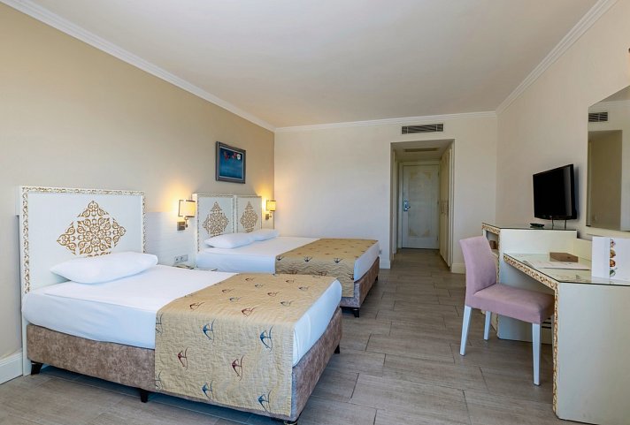 Crystal Admiral Aqua Collection - Wohnbeispiel Doppelzimmer Landblick (Zimmercodierungen DBL & DCL)