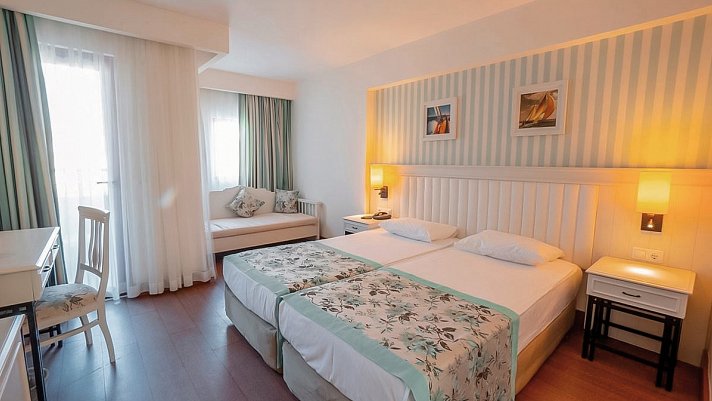 Monachus Hotel & Spa