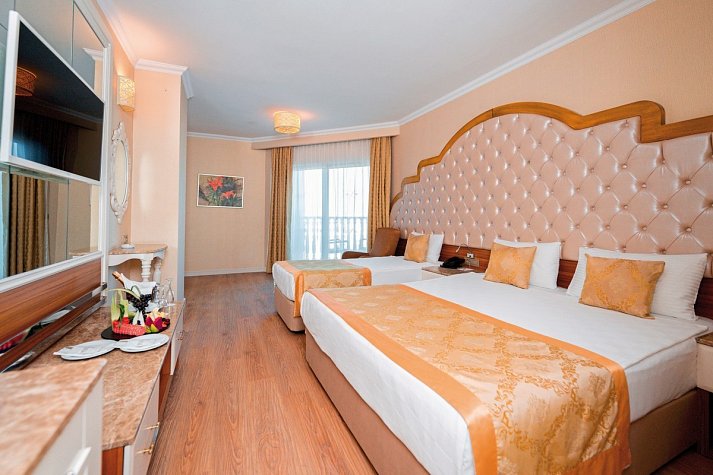 Side Premium - Wohnbeispiel Doppelzimmer Poolblick (Zimmercodierungen DBP & DCP)