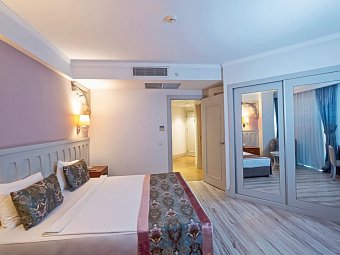 Side Crown Serenity - Wohnbeispiel Doppelzimmer Poolblick (Zimmercodierung DBP)