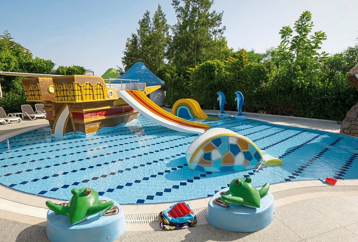 Sunmelia Beach Resort & Spa