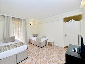 Ali Bey Park - Wohnbeispiel Familienzimmer Gartenblick (Zimmercodierungen FBG & FVG)