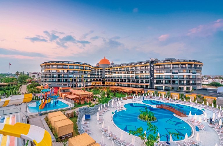 Arnor De Luxe Hotel & Spa