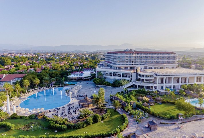 Starlight Resort Hotel